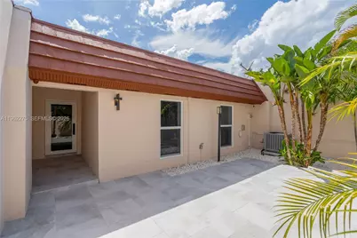 7412 Big Cypress Dr, Miami Lakes, FL 33014 - Photo 7