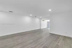 7412 Big Cypress Dr, Miami Lakes, FL 33014 - Photo 15