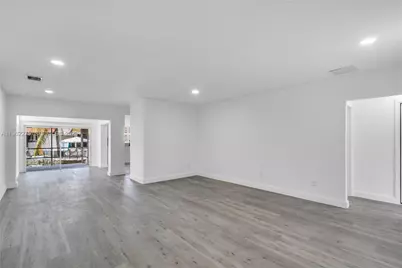 7412 Big Cypress Dr, Miami Lakes, FL 33014 - Photo 11