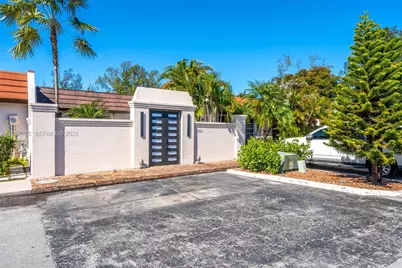 7412 Big Cypress Dr, Miami Lakes, FL 33014 - Photo 5