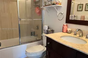 10012 NW 7th St, Miami, FL 33172 - Photo 9