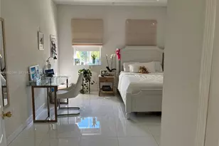 10012 NW 7th St, Miami, FL 33172 - Photo 7