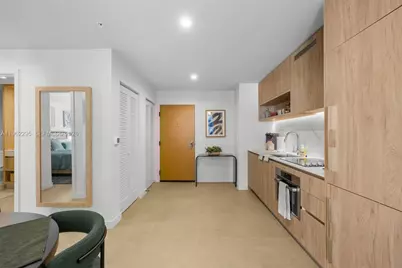 11 NE 6th St #1611, Miami, FL 33132 - Photo 9