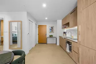 11 NE 6th St, Miami, FL 33132 - Photo 9