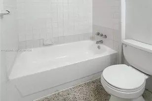 699 NE 86th St, Miami, FL 33138 - Photo 9