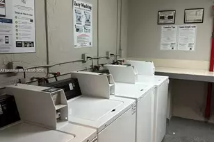 210 SW 11th St, Miami, FL 33130 - Photo 23