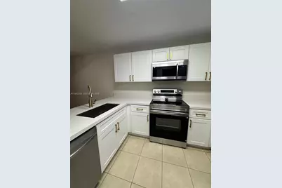 210 SW 11th St #609, Miami, FL 33130 - Photo 5