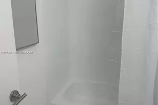 210 SW 11th St, Miami, FL 33130 - Photo 11