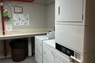 210 SW 11th St, Miami, FL 33130 - Photo 15