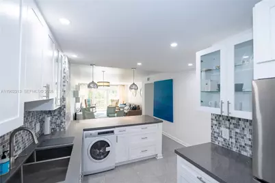 1021 Hillsboro Mile #204, Hillsboro Beach, FL 33062 - Photo 11