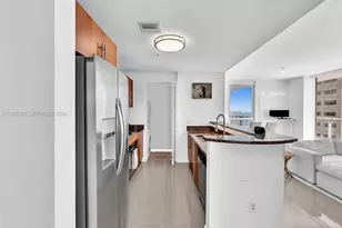 300 S Biscayne Blvd, Miami, FL 33131 - Photo 13