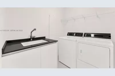 300 N Biscayne Boulevard Way #4104C, Miami, FL 33131 - Photo 23