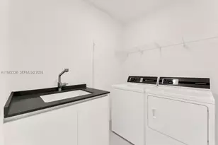 300 N Biscayne Blvd Way, Miami, FL 33131 - Photo 23