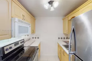 160 SW 30th Ave, Miami, FL 33135 - Photo 3