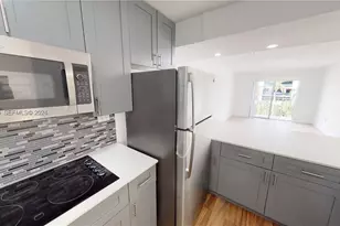 453 SW 2nd St, Miami, FL 33130 - Photo 3