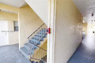 453 SW 2nd St, Miami, FL 33130 - Photo 21