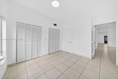 1285 W 42nd Pl, Hialeah, FL 33012 - Photo 13