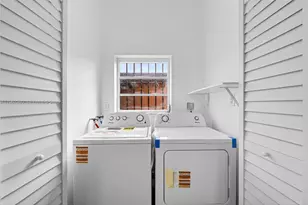 1285 W 42nd Pl, Hialeah, FL 33012 - Photo 49