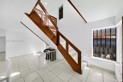 1285 W 42nd Pl, Hialeah, FL 33012 - Photo 7