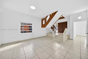 1285 W 42nd Pl, Hialeah, FL 33012 - Photo 9