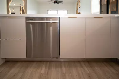 13746 SW 32nd St, Miramar, FL 33027 - Photo 5