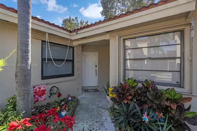 6012 NW 172nd Terr Cir, Hialeah, FL 33015 - Photo 9