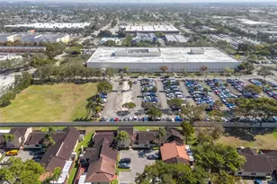 6012 NW 172nd Terr Circle, Hialeah, FL 33015 - Photo 29