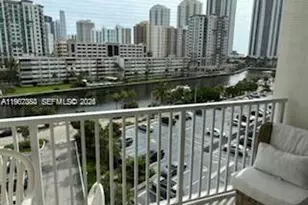 300 Bayview Dr, Sunny Isles Beach, FL 33160 - Photo 15