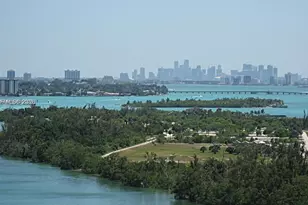 300 Bayview Dr, Sunny Isles Beach, FL 33160 - Photo 7