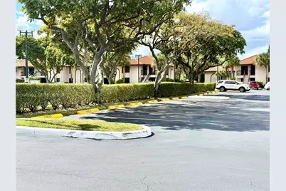 351 Club Cir #102, Boca Raton, FL 33487 - Photo 3