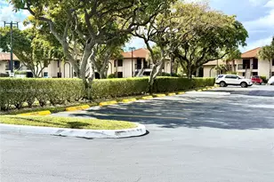 351 Club Cir, Boca Raton, FL 33487 - Photo 3