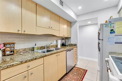 8025 NW 15th Mnr #8025, Plantation, FL 33322 - Photo 27