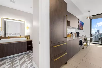 159 NE 6th St #4906, Miami, FL 33132 - Photo 17