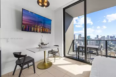 159 NE 6th St #4906, Miami, FL 33132 - Photo 9