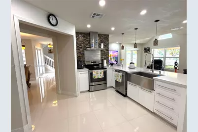 19230 NW 87th Pl, Hialeah, FL 33018 - Photo 27