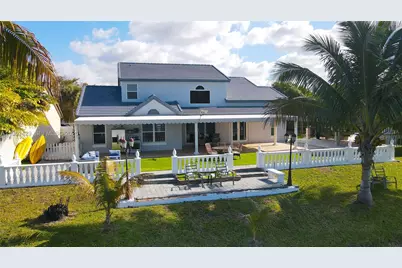 19230 NW 87th Pl, Hialeah, FL 33018 - Photo 5