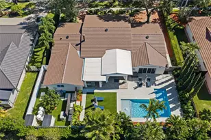 16140 Aberdeen Way, Miami Lakes, FL 33014 - Photo 51