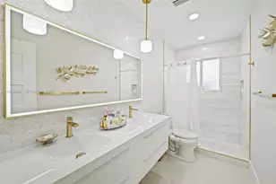 16140 Aberdeen Way, Miami Lakes, FL 33014 - Photo 29