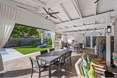 16140 Aberdeen Way, Miami Lakes, FL 33014 - Photo 45