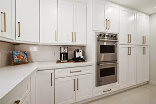 16140 Aberdeen Way, Miami Lakes, FL 33014 - Photo 21