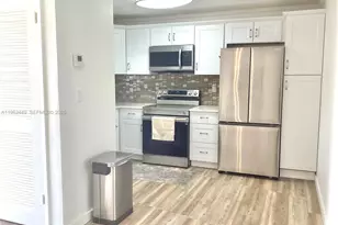 9423 S Hollybrook Lake Dr, Pembroke Pines, FL 33025 - Photo 3