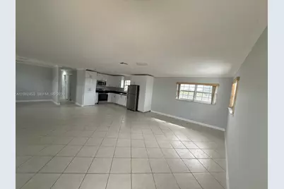 948 E 47th St #2nd Floor, Hialeah, FL 33013 - Photo 5