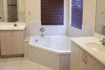 7645 NW 19th Ct #1, Pembroke Pines, FL 33024 - Photo 9