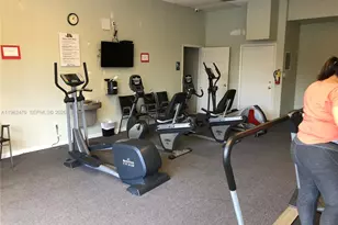 1300 NE Miami Gardens Dr, Miami, FL 33179 - Photo 17