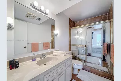 8530 Byron Ave #505, Miami Beach, FL 33141 - Photo 17