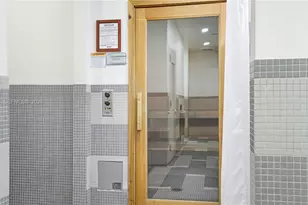 1900 N Bayshore Dr, Miami, FL 33132 - Photo 31