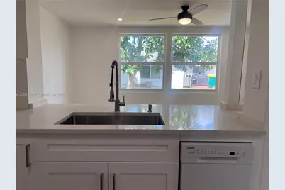 7313 NW 57th Ct, Tamarac, FL 33321 - Photo 3