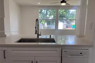 7313 NW 57th Ct, Tamarac, FL 33321 - Photo 3