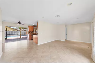 2605 NW 98th Ln, Coral Springs, FL 33065 - Photo 3