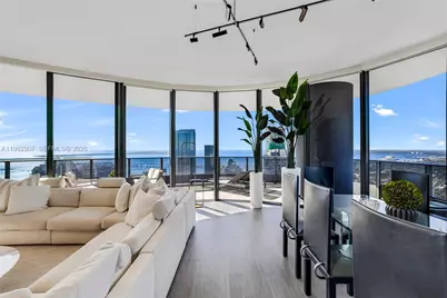 1000 Brickell Plz #PH6002, Miami, FL 33131 - Photo 15